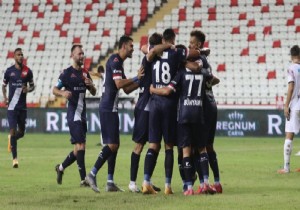 Antalyaspor, Gençlerbirliğini 2 Golle Geçti